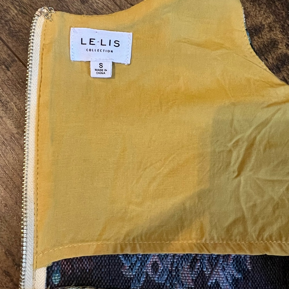 Le Lis Tapestry Crop Top Size Small EUC - Picture 4 of 5